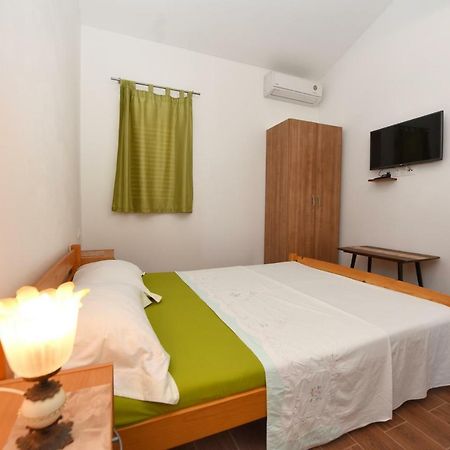 Apartments Nena Funtana Ngoại thất bức ảnh