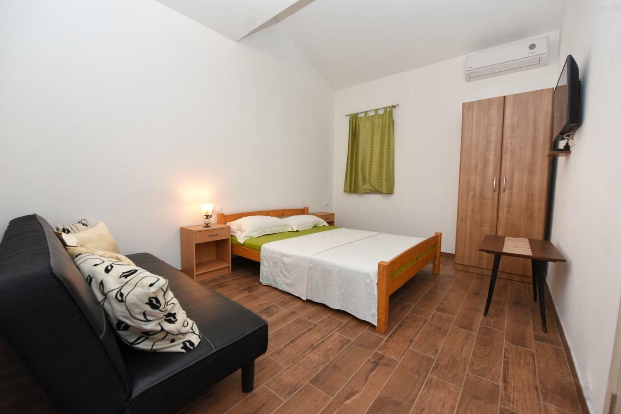 Apartments Nena Funtana Ngoại thất bức ảnh