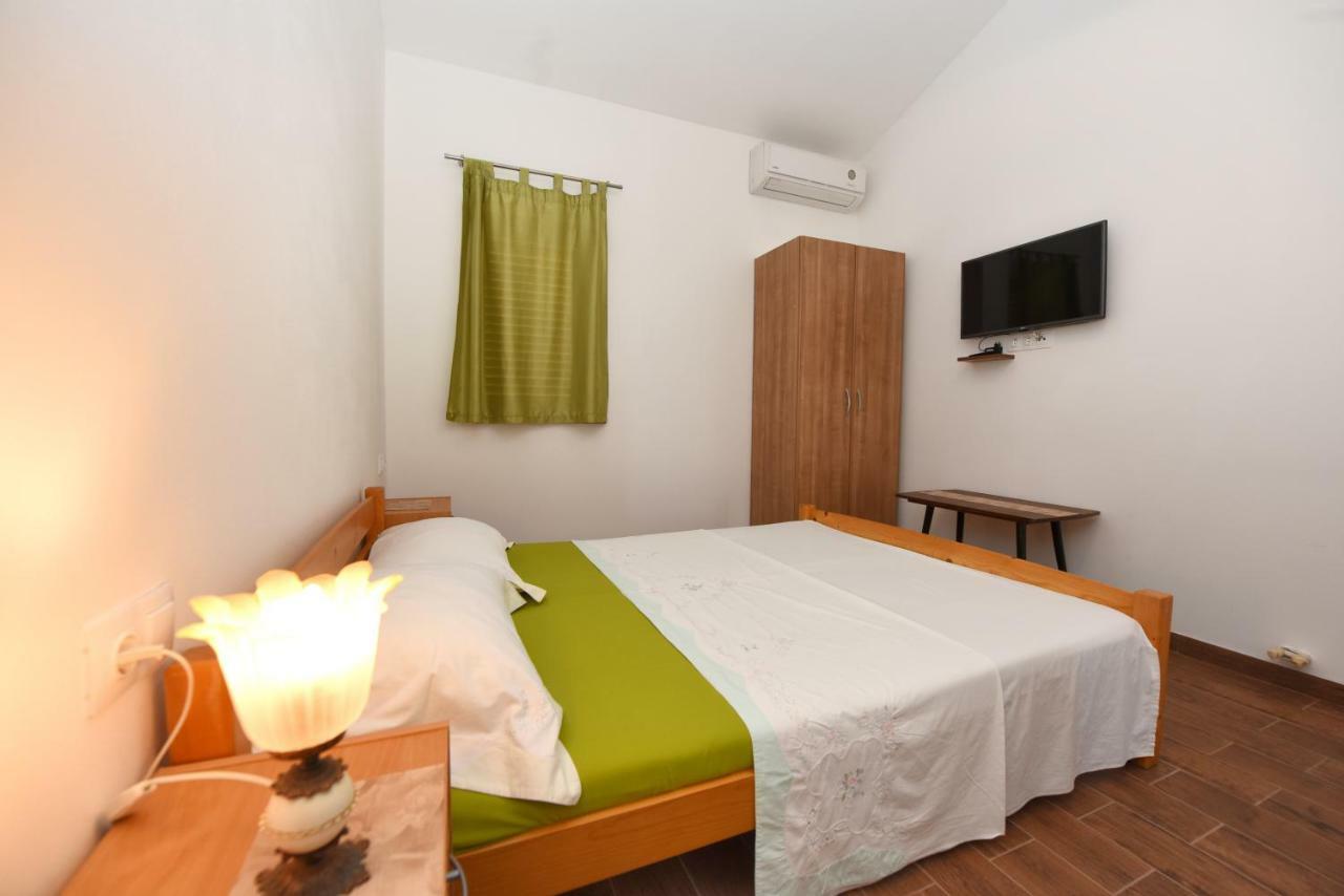 Apartments Nena Funtana Ngoại thất bức ảnh