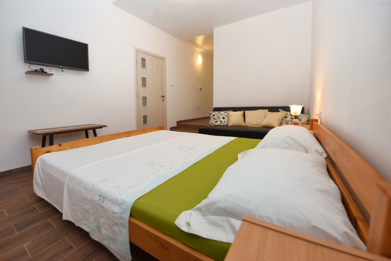 Apartments Nena Funtana Ngoại thất bức ảnh