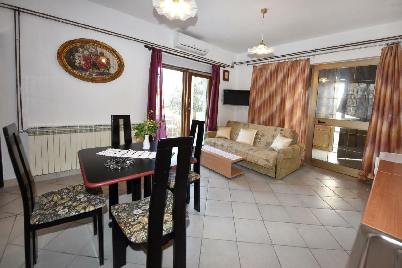 Apartments Nena Funtana Ngoại thất bức ảnh