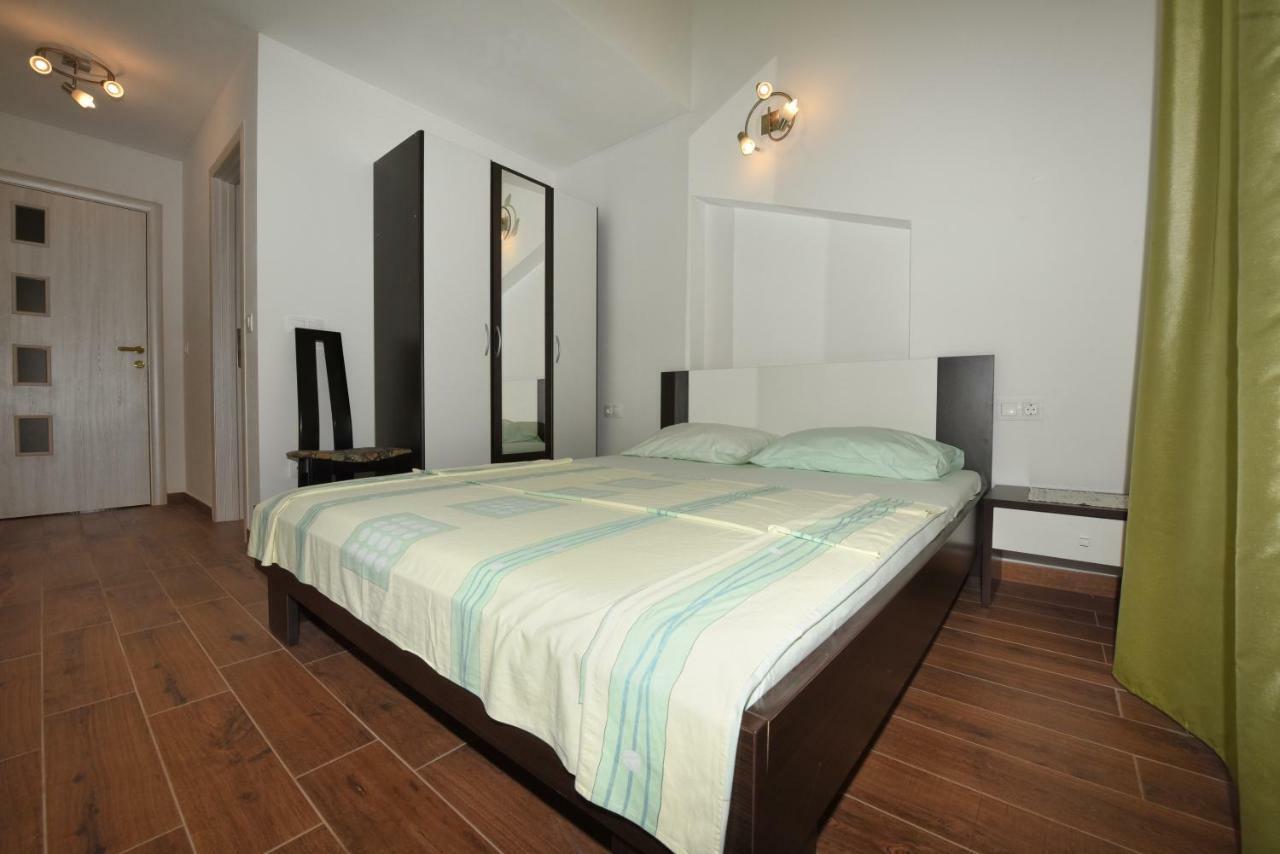 Apartments Nena Funtana Ngoại thất bức ảnh